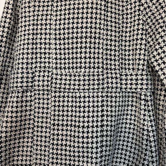 NWT Me Jane Women’s Houndstooth Black and white Pea Coat with belt size XL - Picture 10 of 14